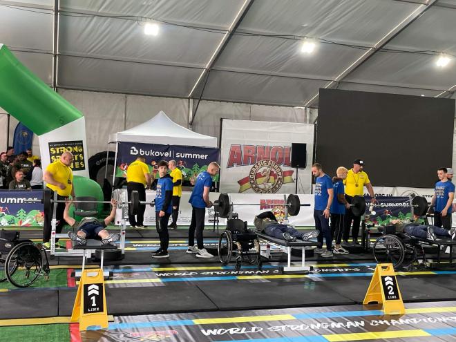 Deportistas durante la prueba de Strongmen en el Arnold Classic Europa (Foto: ElDesmarque)