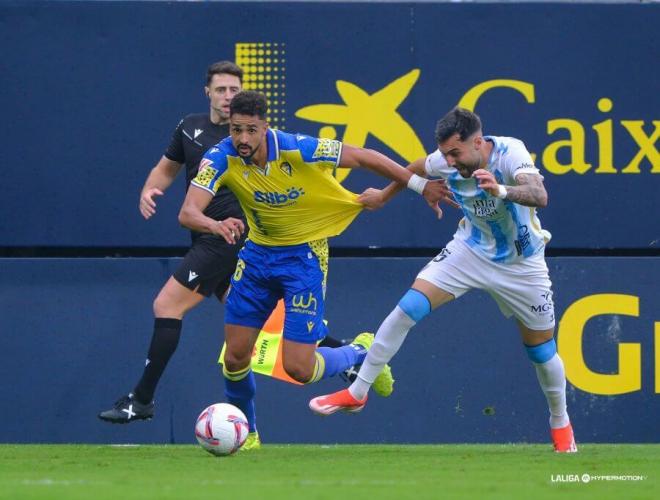 Chris Ramos, durante el Cádiz - Málaga (Foto: LaLiga).