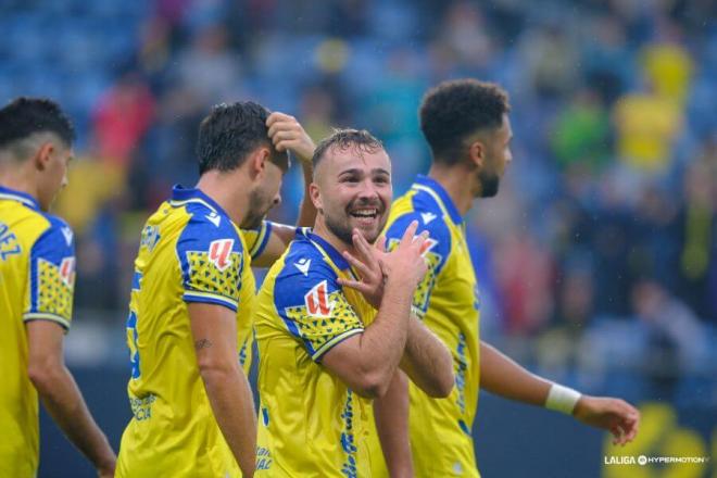 Ontiveros, feliz por sus goles con el Cádiz al Málaga en el empate a dos. (Foto: LALIGA)