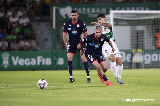 Mella y Pablo Vázquez, en el Elche - Dépor (Foto: LALIGA).