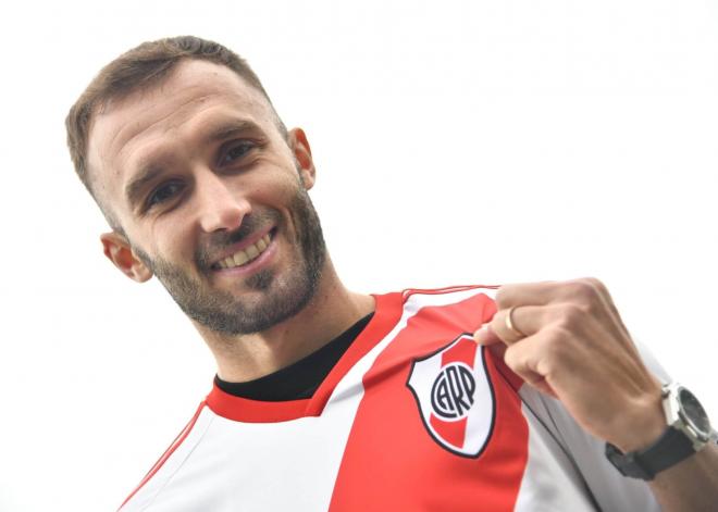 Germán Pezzella, en su presentación (Foto: River Plate)