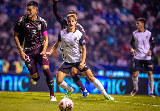 Dani Gómez, ante México (Foto: Valencia CF).