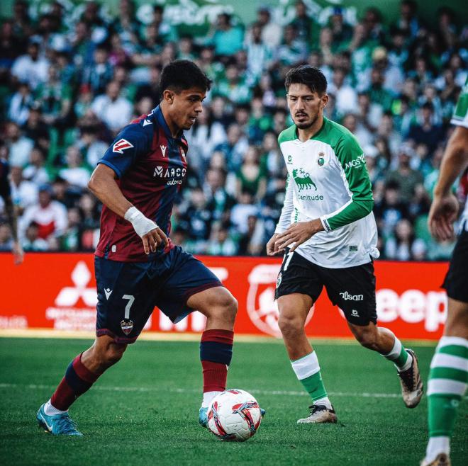 El Levante UD se va de vacío del Sardinero (1-0)