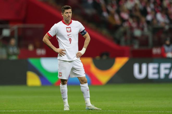 Robert Lewandowski se lamenta durante el Polonia-Portugal (Foto: Cordon Press).