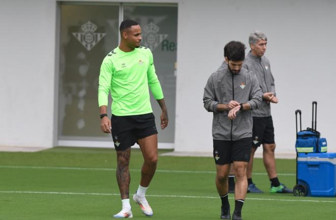 Natan, en un entrenamiento con el Real Betis (Foto: Kiko Hurtado).