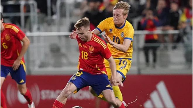 Peque Fernández, durante el España-Kazajistán clasificatorio para la Eurocopa sub 21 (foto: sefu