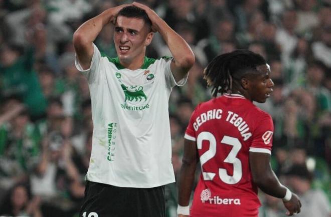 Jon Karrikaburu, durante su cesión en el Racing de Santander (Foto: LALIGA).