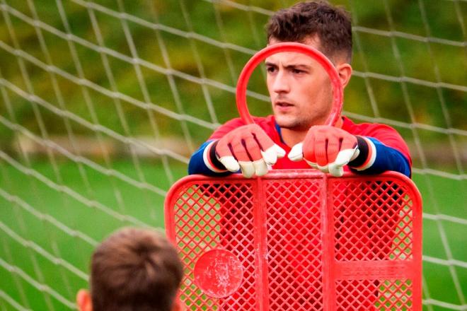 El portero de Rentería Julen Agirrezabala entrenando en Lezama (Foto: Athletic Club).