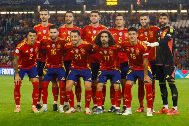 Once de Luis de la Fuente en el España-Serbia (FOTO: EFE).