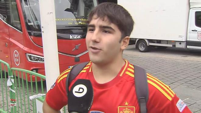 Aficionados de la Selección Española en los micrófonos de 'ElDesmarque'