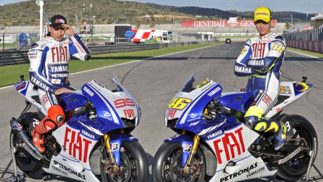 Jorge Lorenzo y Valentino Rossi, juntos en la escudería de Yamaha (foto: Cordon Press).