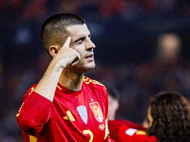 Álvaro Morata celebra su gol en el España-Serbia (Foto: Cordon Press).