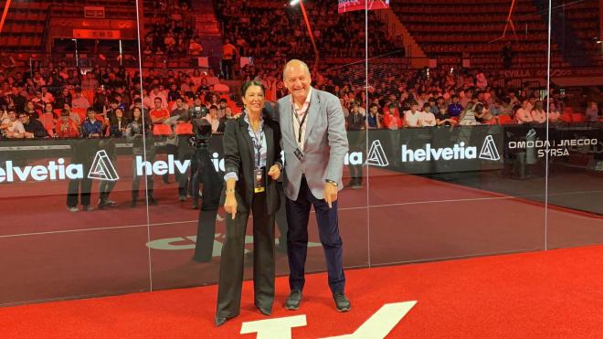 Silvia Pozo, Delegada de Deportes del Ayuntamiento de Sevilla, y Fabrice Pastor, Fundador de A1Padel.