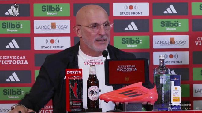 Luis de la Fuente en la rueda de prensa tras el partido ante Serbia.