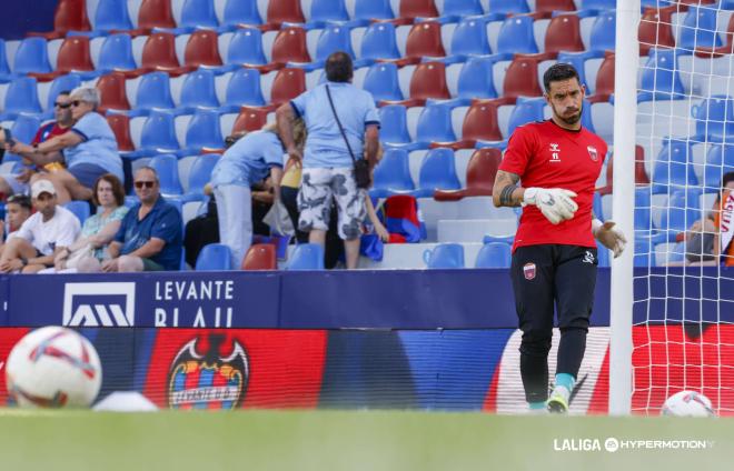 Ian Mackay en un partido con el Eldense (Foto: LALIGA).