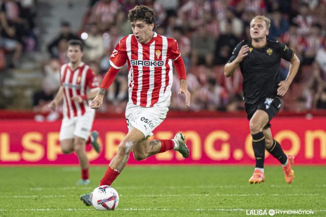 César Gelabert, en el Sporting (Foto: LALIGA).