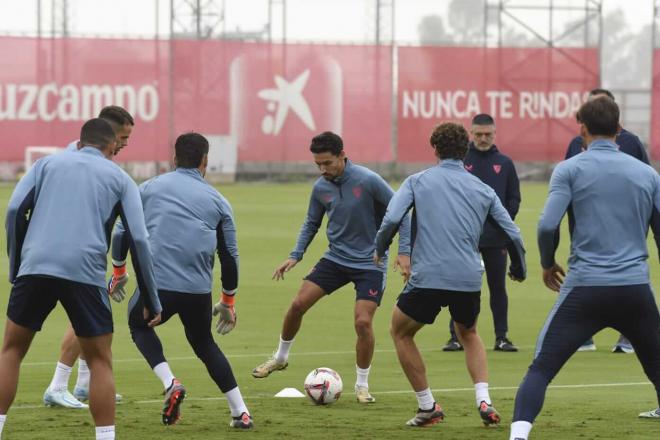 Jesús Navas, en un entrenamiento reciente (Foto: Kiko Hurtado).