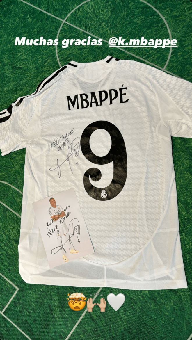 El regalo de Kylian Mbappé al hijo de José Antonio Reyes (Fuente: @_josereyeslopez_)