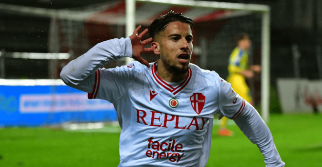 Michael Liguori celebra un gol con el Pádova.