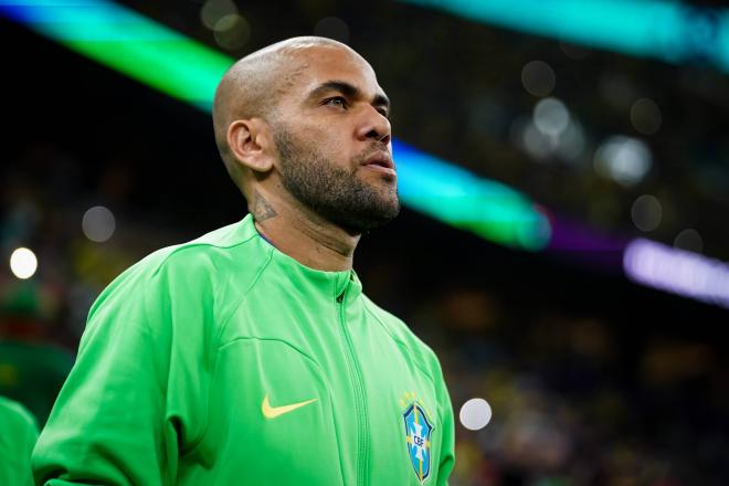 Dani Alves, en un partido con Brasil (Foto: Cordon Press).