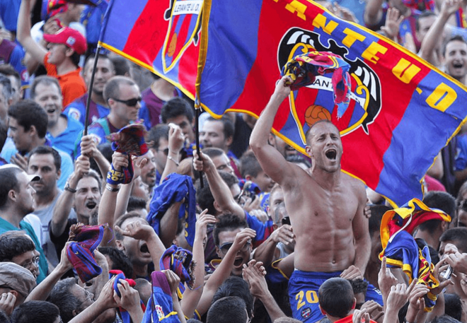 Ascenso del Levante en 2010 ante el Castellón