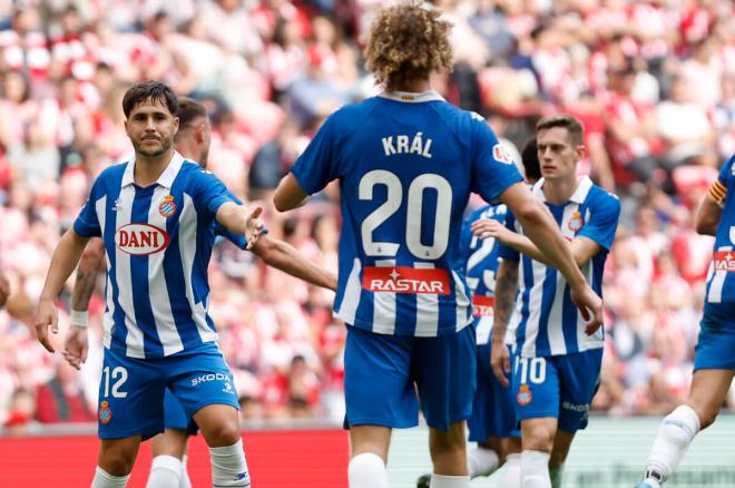 Álvaro Tejero celebra su golazo en el Athletic-Espanyol (Foto: EFE).