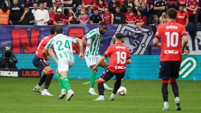 Bakambu, en el Osasuna-Betis (Foto: Cordon Press).