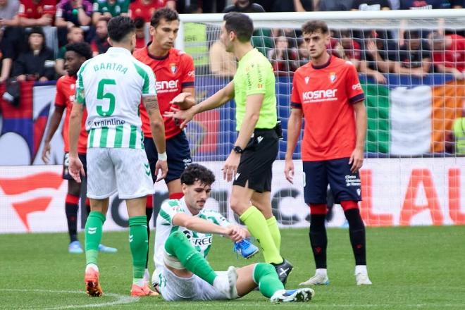 Johny Cardoso, en el Osasuna-Betis (Foto: Cordon Press).