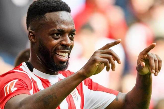 Iñaki Williams agradece un gol a un compañero en el partido ante el RCD Espanyol en San Mamés (Foto: Athletic Club).