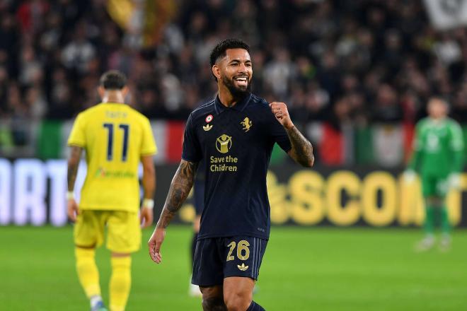 Douglas Luiz celebra el gol de la Juventus a la Lazio (Foto: Cordon Press).