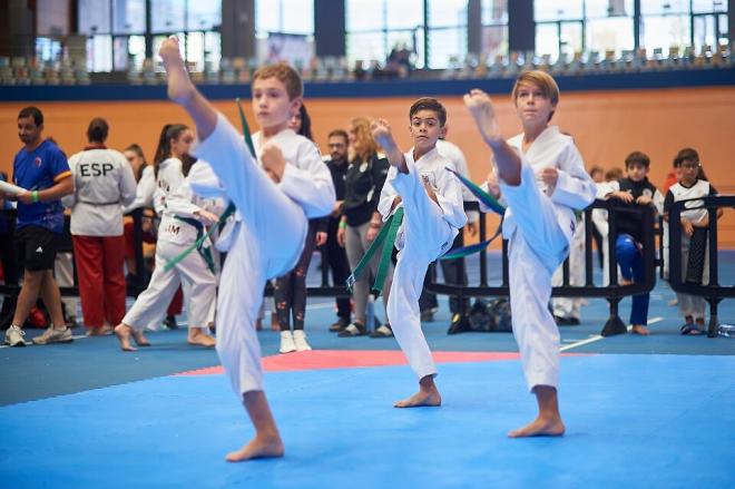 El Velódromo Luis Puig ‘vibra’ con el XII Open de Taekwondo