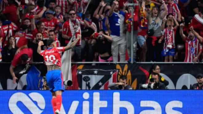 Celebración de Jan Oblak tras parar un penalti ante el Alavés (Foto: Cordon Press).