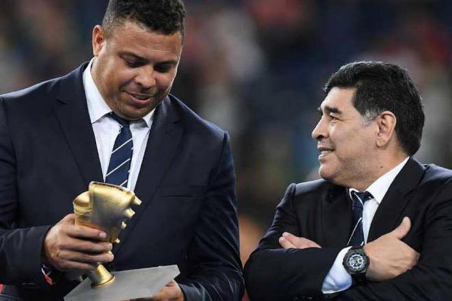 Ronaldo Nazario y Diego Armando Maradona, juntos en un acto.