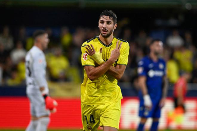 Santi Comesaña celebra su gol en el Villarreal-Getafe (Foto: EFE).