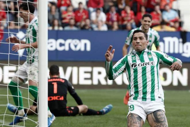 Chimy Ávila celebra su gol ante Osasuna (Foto: Kiko Hurtado)