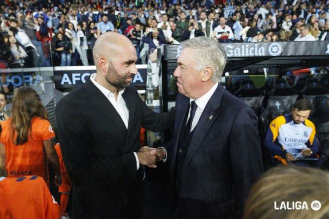 Ancelotti y Claudio Giráldez se saludan en Balaídos (Foto: LaLiga).