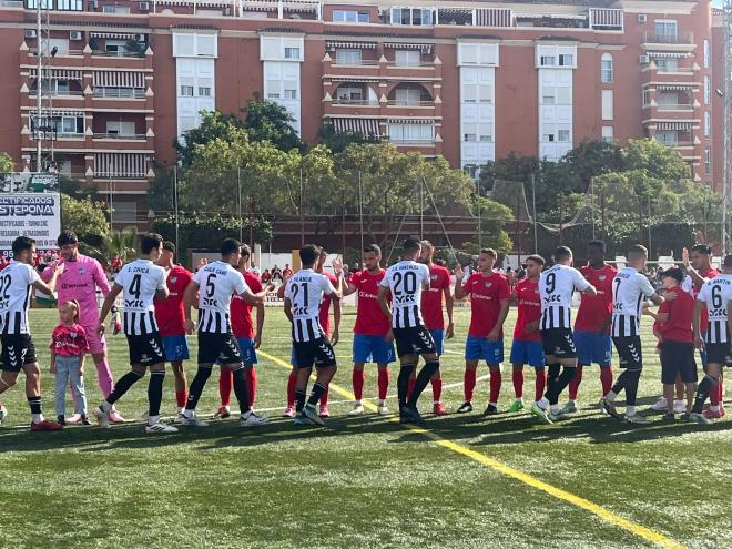 Lance del Estepona - Balona disputado en el Campo San Fernando (Foto: Estepona).