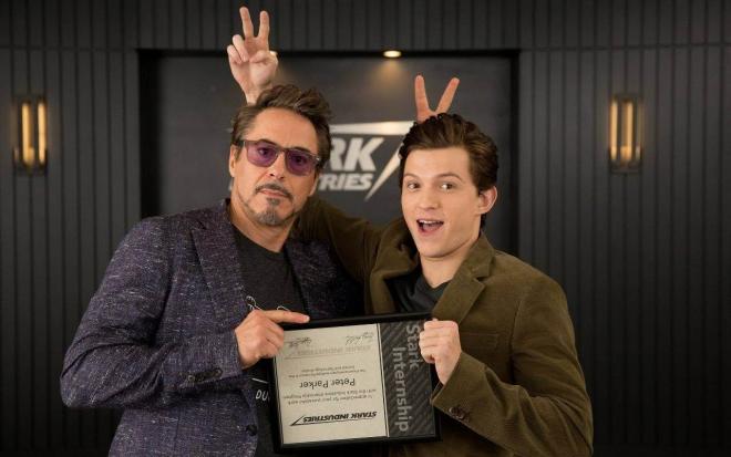 Robert Downey Jr. y Tom Holland como Tony Stark y Peter Parker