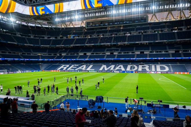 El Estadio Santiago Bernabéu antes del partido de Champions (Cordon Press)