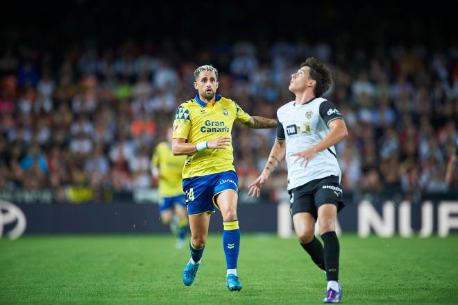 Adnan Januzaj, ante el Valencia (Foto: Cordon Press).