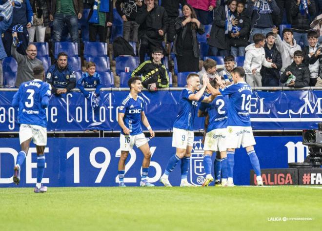 El Real Oviedo celebra un gol en el Tartiere (Foto: LaLiga).