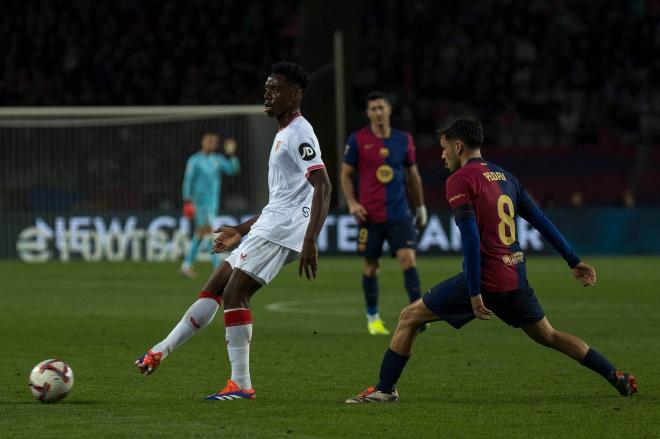 Sambi Lokonga, ante el Barça (Foto: Cordon Press).