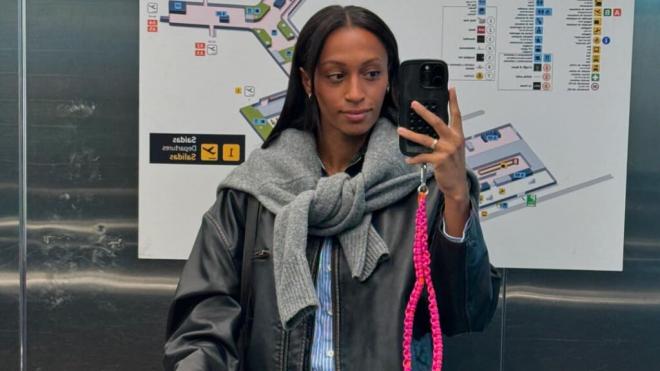 Ana Peleteiro posando en un ascensor (Foto: @apeleteirob)