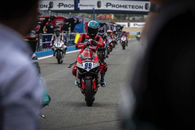 Adrián Huertas finaliza celebrando su título de Campeón del Mundo (Foto: Instagram @adrianhuertas99).