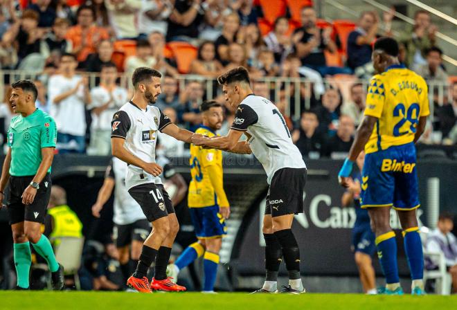 José Gayà, ante la UD Las Palmas (Foto: Valencia CF).