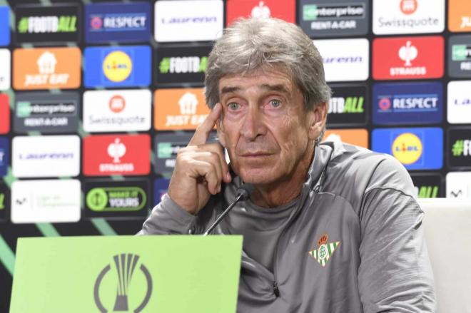 Manuel Pellegrini, entrenador del Real Betis (foto: Kiko Hurtado).