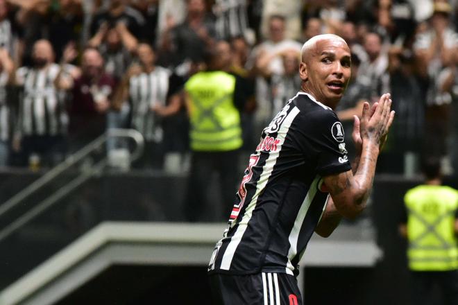 Deyverson protesta en el Atlético Mineiro-River Plate (Foto: Cordon Press).