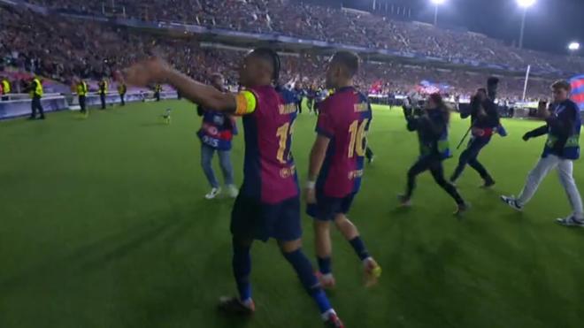 Raphinha, celebrando su tercer gol ante el Bayern