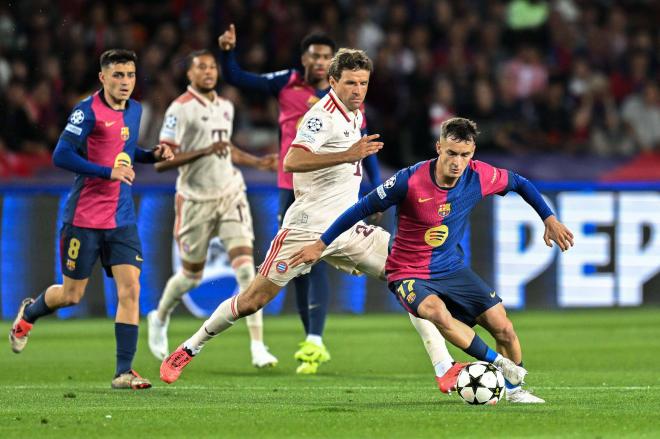 Marc Casadó, ante el Bayern Munich (Foto: Europa Press)