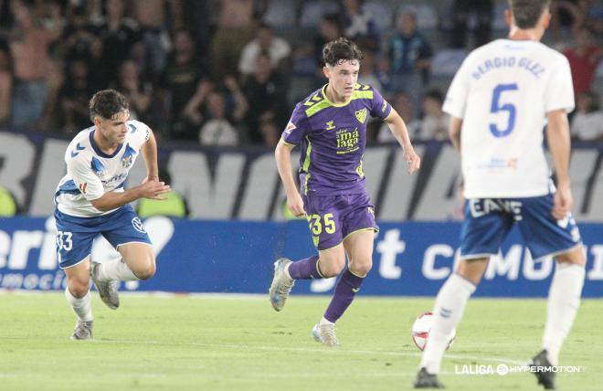 Aarón Ochoa, en el Tenerife - Málaga (Foto: LALIGA).